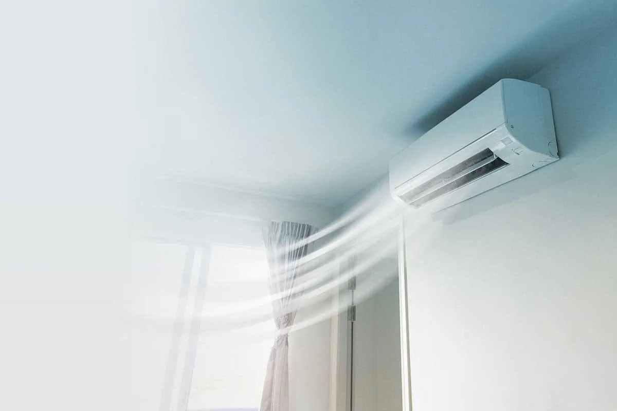 Instalación de un split de aire acondicionado en una vivienda de Las Palmas